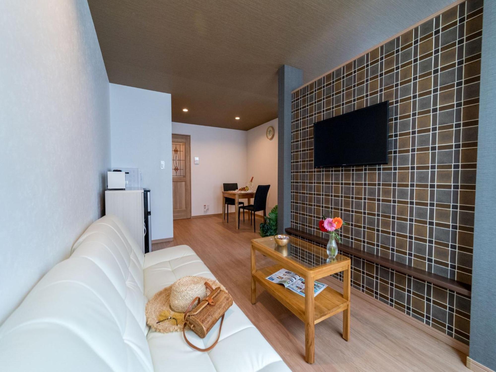 Hotel California Miyakojima Resort Экстерьер фото
